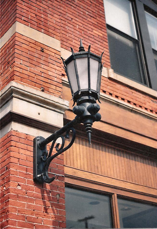 Installations LampLight Antique and Custom Restoration, Lamp Light